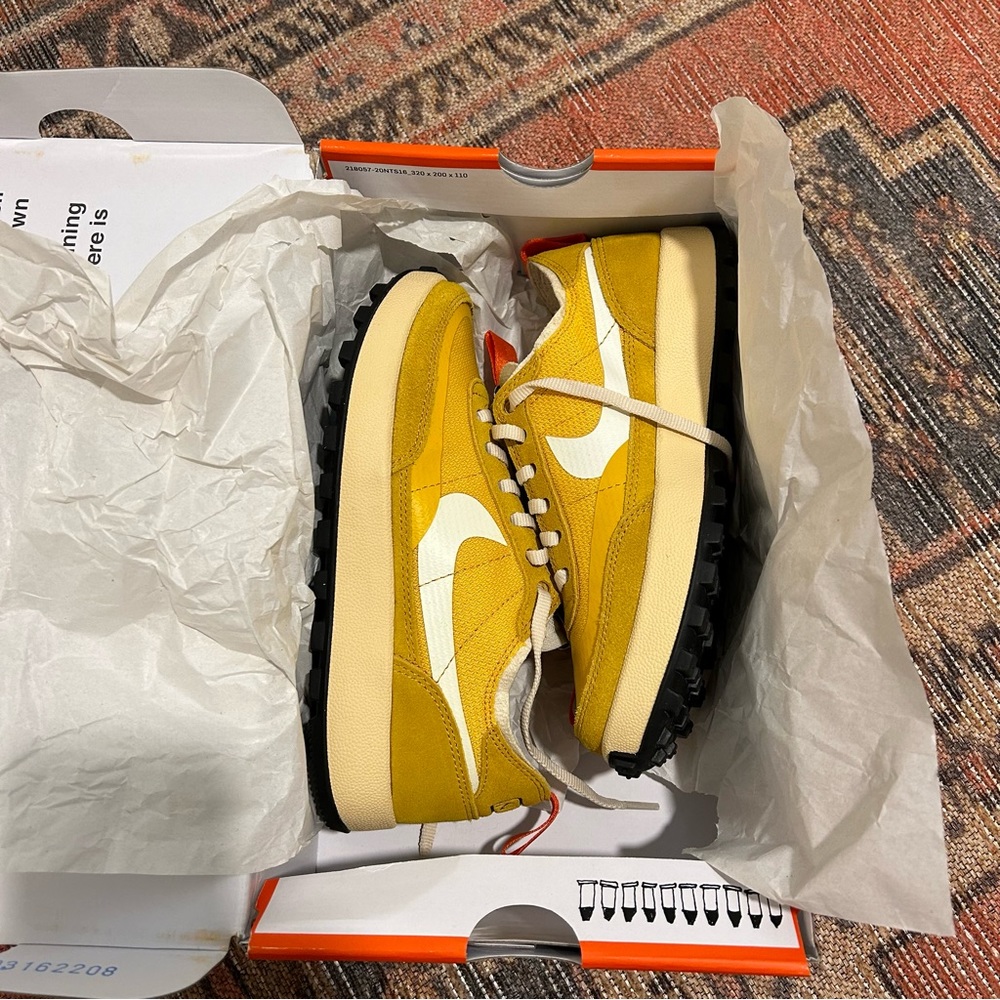NEW Nike Tom Sachs Yellow Sneakers WMNS sz7